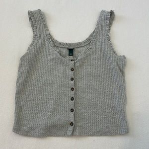 grey tank top